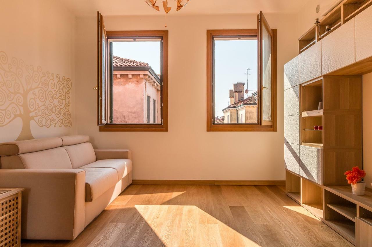Sunny Nest Canal View In Venice Chic Movida Veneza Exterior foto