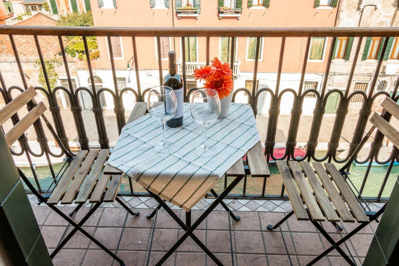 Sunny Nest Canal View In Venice Chic Movida Veneza Exterior foto